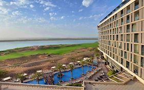 Radisson Blu Hotel, Yas Island  4*